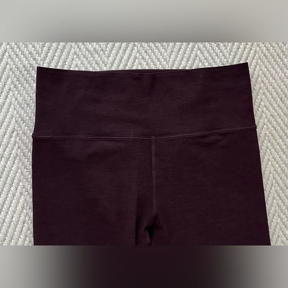 Vuori Clean Elevation Legging - Raisin Heather - Size M - Picture 2 of 4